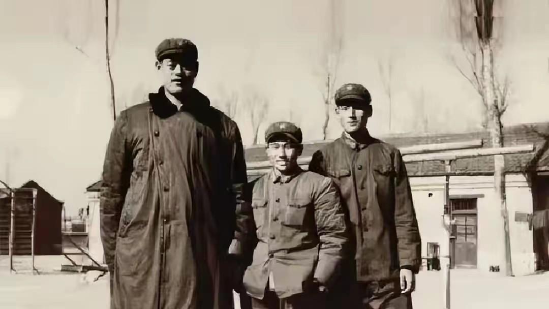 穆铁柱身高多少米体重多少（篮坛巨人穆铁柱现状）