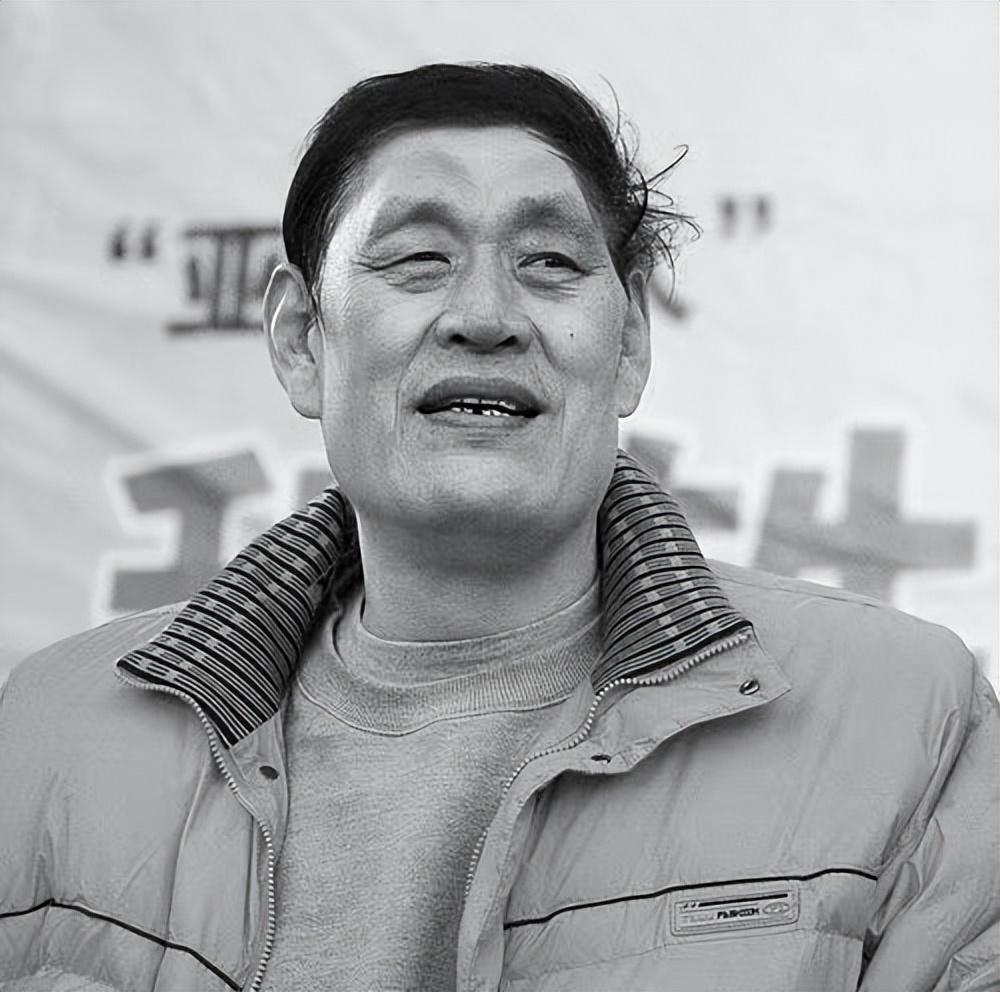 穆铁柱身高多少米体重多少（篮坛巨人穆铁柱现状）