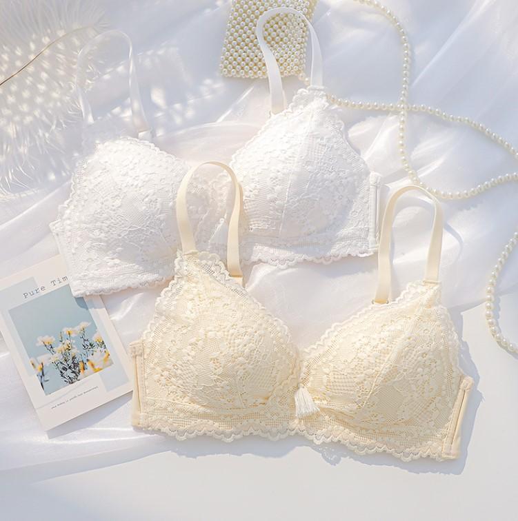 平胸的标准分别是什么（盘点三个女生胸小的原因）