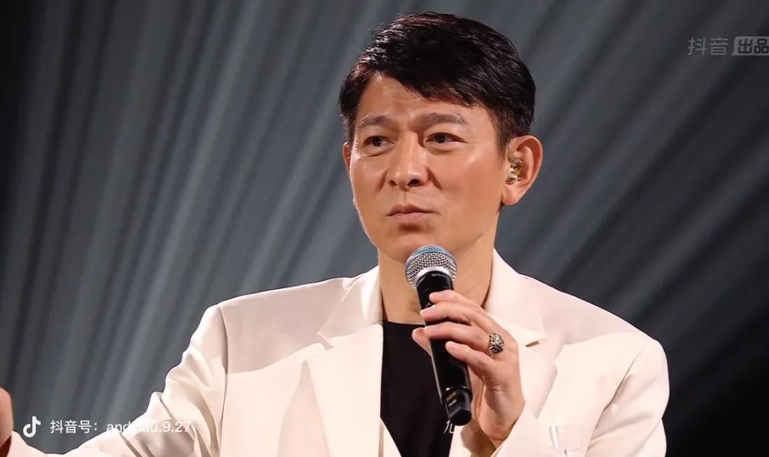 小杨哥资产有多少个亿（疯狂小杨哥身价揭秘）