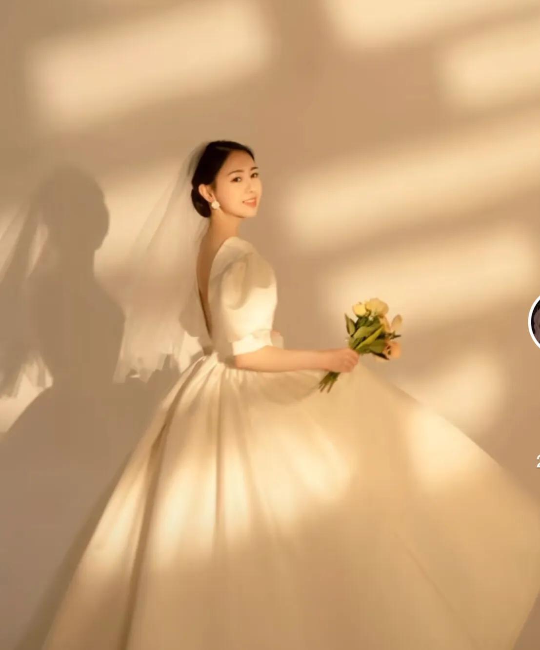 小杨嫂哪一年出生的（小杨哥老婆王瑶资料介绍）