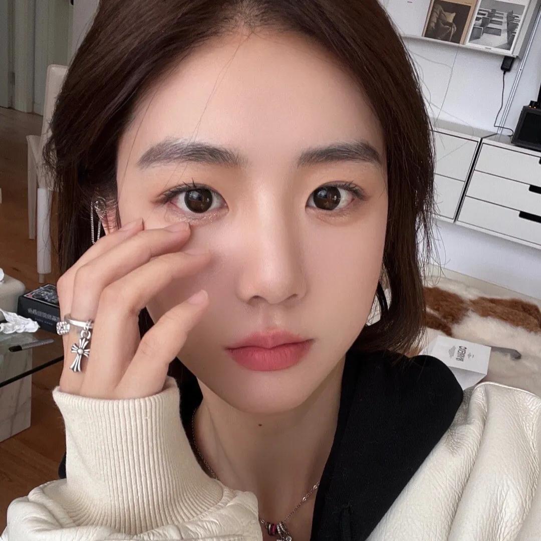 小杨嫂哪一年出生的（小杨哥老婆王瑶资料介绍）