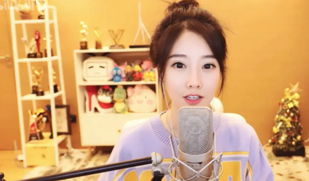 冯提莫为什么消失了（斗鱼一姐冯提莫被全网封杀的原因）