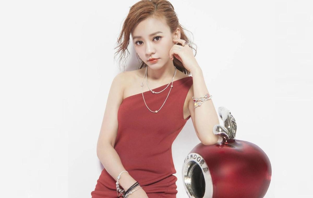 陈意涵是不是都黑了（陈意涵黑资料事件）