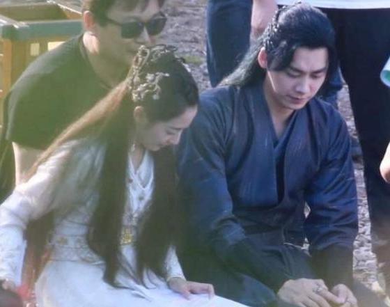 陈钰琪抽烟是真的吗（圈内爆料李易峰陈钰琪片场抽烟）