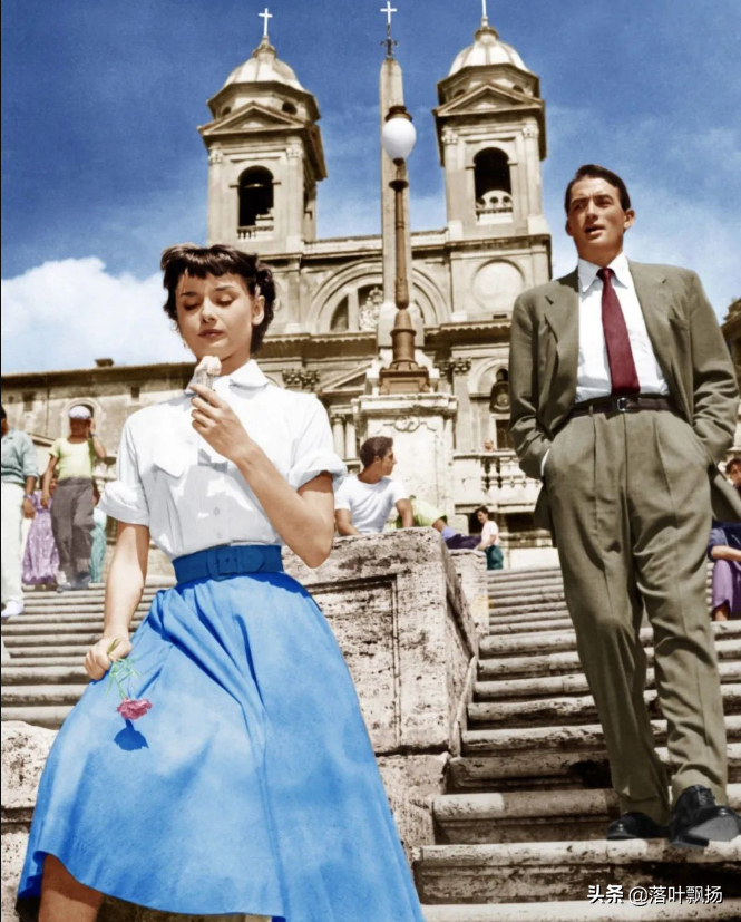 奥黛丽赫本的电影有哪些(英国女星奥黛丽赫本十部经典电影) 奥黛丽赫本的电影有哪些(英国女星奥黛丽赫本十部经典电影)