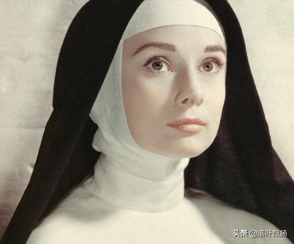 奥黛丽赫本的电影有哪些(英国女星奥黛丽赫本十部经典电影) 奥黛丽赫本的电影有哪些(英国女星奥黛丽赫本十部经典电影)