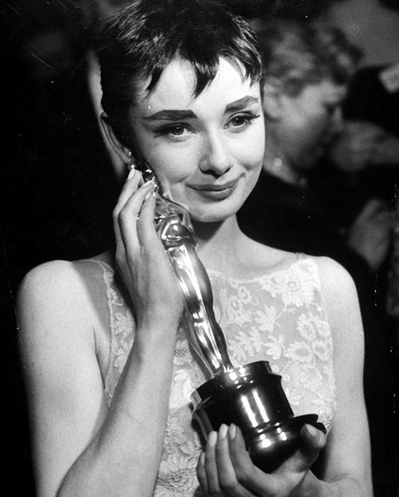 格里高利派克主演的电影（格里高利派克资料介绍）