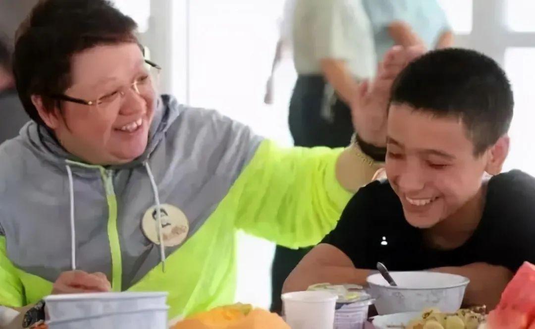 潘子灏个人资料(韩红儿子潘子灏现状) 潘子灏个人资料(韩红儿子潘子灏现状)