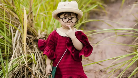 2023年属兔8月出生的是男孩还是女孩（8月出生孩子的命运怎么样）