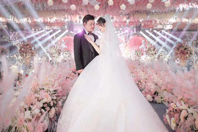 怎么制作婚礼电子相册（婚礼电子相册怎么做）