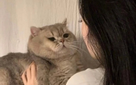 为什么见到前女友还是想抱她（和前任见面可以抱一下吗）