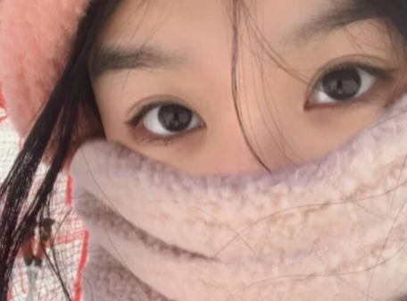 为什么见到前女友还是想抱她（和前任见面可以抱一下吗）