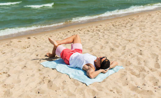 三伏天晒背穿什么颜色衣服最好（三伏天晒背穿黑色衣服吗）