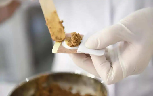 三伏贴去医院贴还是中医馆贴好（贴三伏贴在医院贴好还是在药店贴好）