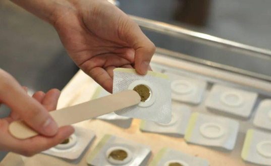 贴三伏贴出水是什么情况(贴三伏贴为什么会出水) 贴三伏贴出水是什么情况(贴三伏贴为什么会出水)