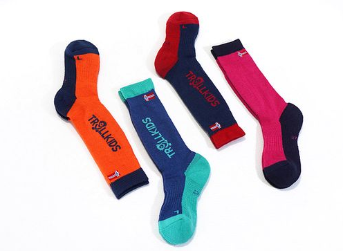 滑雪穿厚袜子还是薄袜子好（滑雪穿普通袜子可以吗）