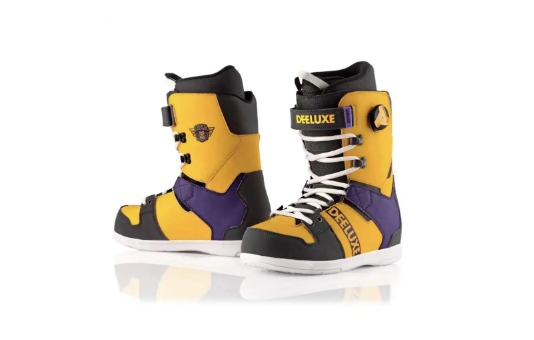 滑雪鞋是套在自己的鞋外面吗（滑雪鞋里面还用穿鞋吗）