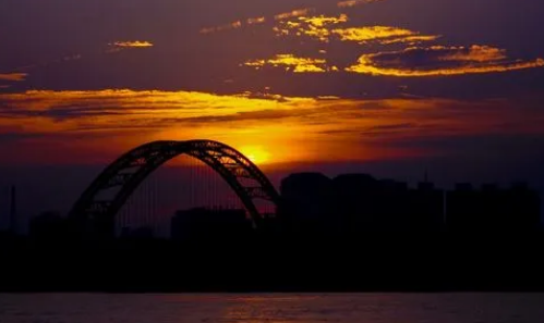 2023年武汉什么时候天气转凉（武汉真正凉下来是几月）