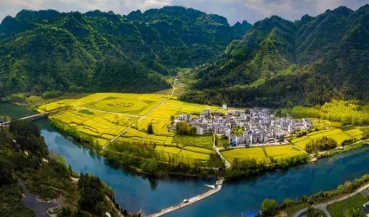 2023年安徽九月份穿短袖还是长袖（9月份去安徽穿什么合适）