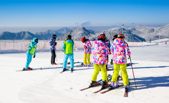 滑雪服里面穿自己裤子吗(滑雪服里面穿什么裤子) 滑雪服里面穿自己裤子吗(滑雪服里面穿什么裤子)