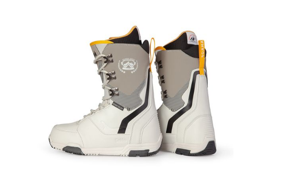 滑雪鞋有点挤脚正常吗(滑雪鞋有点顶脚怎么办) 滑雪鞋有点挤脚正常吗(滑雪鞋有点顶脚怎么办)