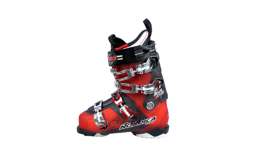 滑雪鞋是套在自己的鞋外面吗（滑雪鞋里面还用穿鞋吗）