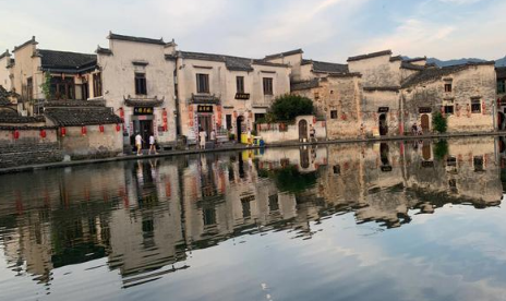 2023年安徽九月份穿短袖还是长袖（9月份去安徽穿什么合适）