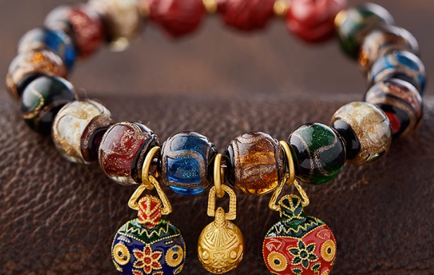 十八籽戴左手还是右手1