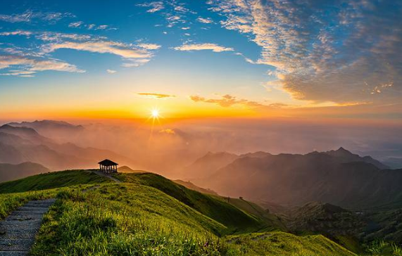 武功山爬上去要几个小时(武功山爬上去要多长时间才能爬完) 武功山爬上去要几个小时(武功山爬上去要多长时间才能爬完)