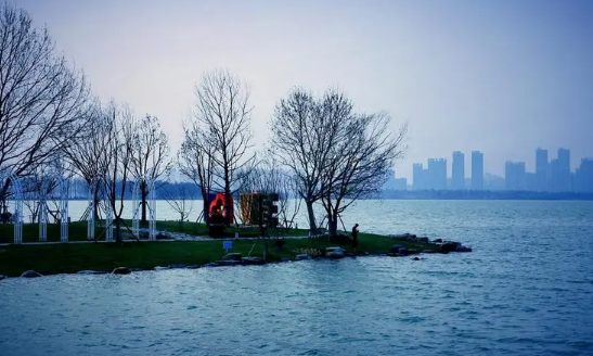 2023年武汉国庆节要穿外套吗1