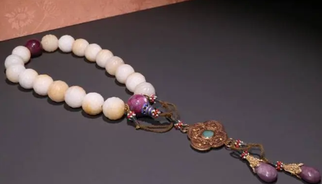 十八籽戴左手还是右手2