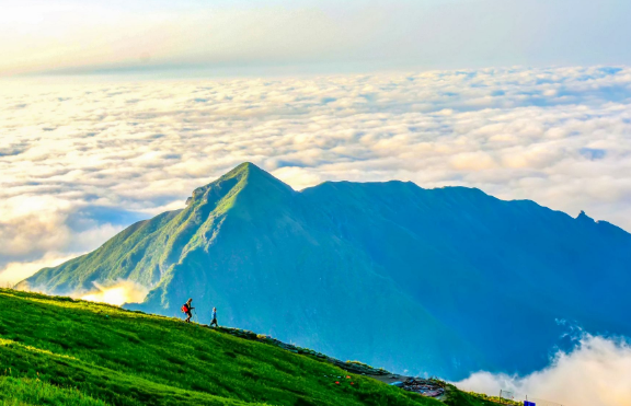 武功山爬上去要几个小时(武功山爬上去要多长时间才能爬完) 武功山爬上去要几个小时(武功山爬上去要多长时间才能爬完)