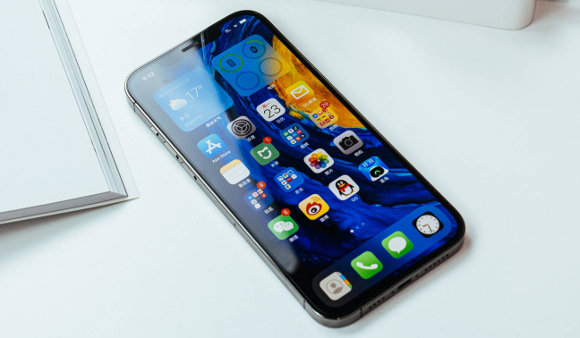 苹果15能用充电宝自带的C线充电吗（充电宝上的type（c接口能给苹果15充电吗）