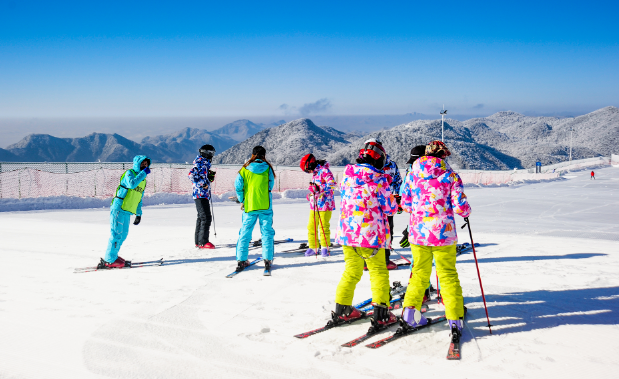 滑雪内八字还是外八字能停下来(滑雪时内八字是刹车吗) 滑雪内八字还是外八字能停下来(滑雪时内八字是刹车吗)
