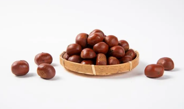 板栗凉的好吃还是热的好吃（板栗冷了好吃还是加热好吃）