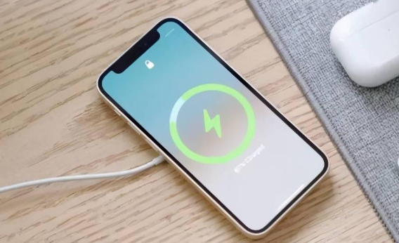 苹果15第一次充电正确方法（苹果15第一次充电注意事项）