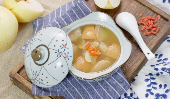 支原体肺炎可以吃川贝炖雪梨吗（支原体肺炎能吃冰糖煮梨吗）