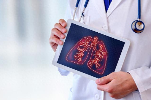 支原体肺炎吃阿奇霉素几天见效（支原体肺炎吃阿奇霉素几个疗程）