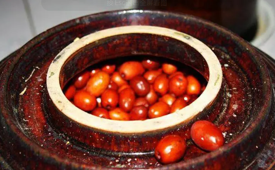 醉枣做出来是不是红色的(醉枣为什么不红) 醉枣做出来是不是红色的(醉枣为什么不红)