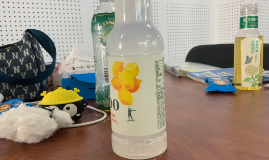 水溶c100会影响例假吗(喝水溶c100可以缓解牙疼吗) 水溶c100会影响例假吗(喝水溶c100可以缓解牙疼吗)