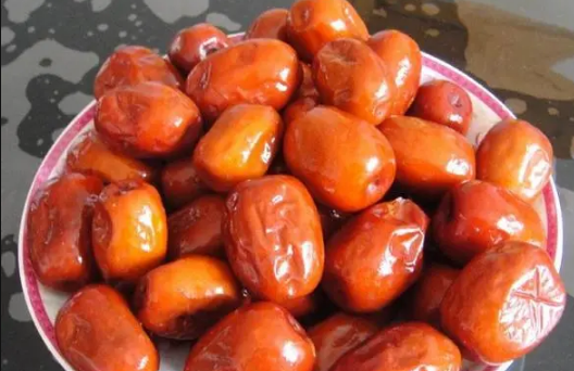 醉枣做出来是不是红色的(醉枣为什么不红) 醉枣做出来是不是红色的(醉枣为什么不红)