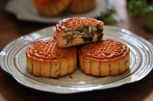 五仁月饼是哪五仁（五仁月饼的五仁指的是什么）