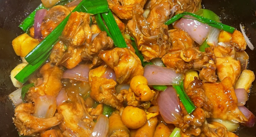 啫啫煲是煲仔饭吗(啫啫煲是哪里的菜) 啫啫煲是煲仔饭吗(啫啫煲是哪里的菜)