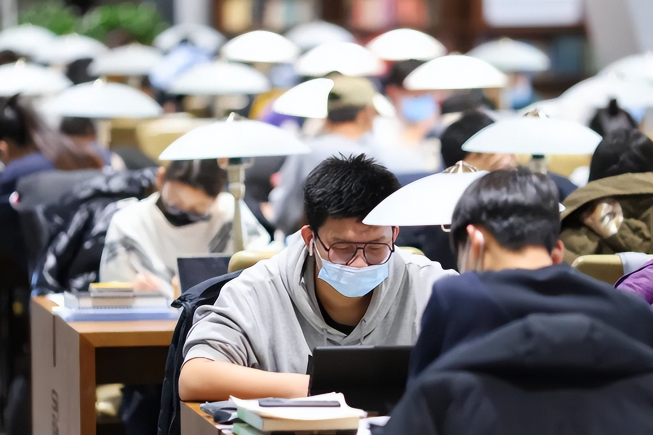 2024年考研很容易上岸吗（2024年考研上岸难不难）