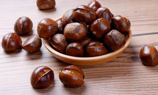 板栗和牛奶一起吃会拉肚子吗（板栗和牛奶一起吃会中毒吗）