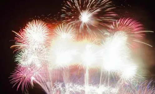 湖南跨年烟花2024年去哪看（元旦去湖南跨年怎么玩好）