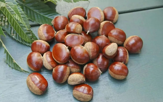 板栗和螃蟹一起吃会怎么样（板栗和螃蟹一起吃有什么坏处）