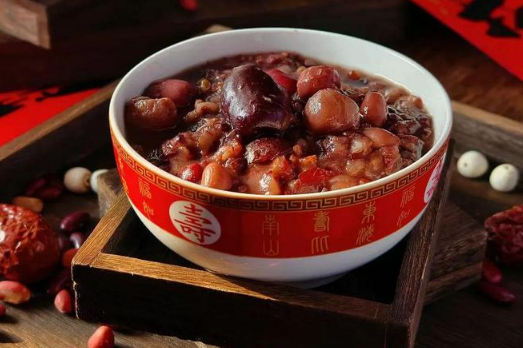 腊八粥早上喝还是中午喝还是晚上喝（腊八粥上午吃还是下午吃比较好）