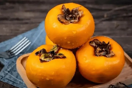 冻柿子可以和红薯一起吃吗（吃冻柿子可以吃红薯吗）